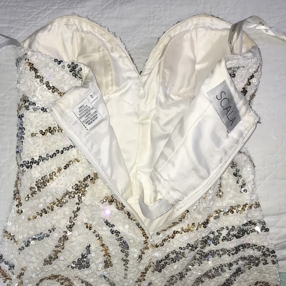 Scala Sweetheart Fitted Cocktail Dress - Picture 2 of 6